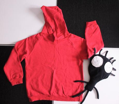 Červená mikina, 128