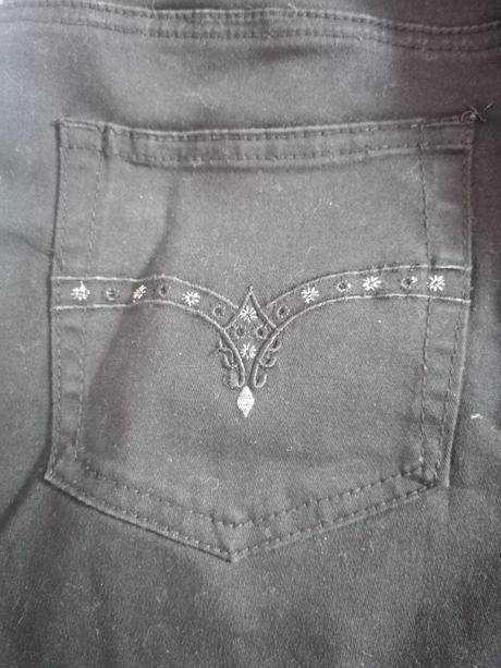 Dámske tristvrtaky, m