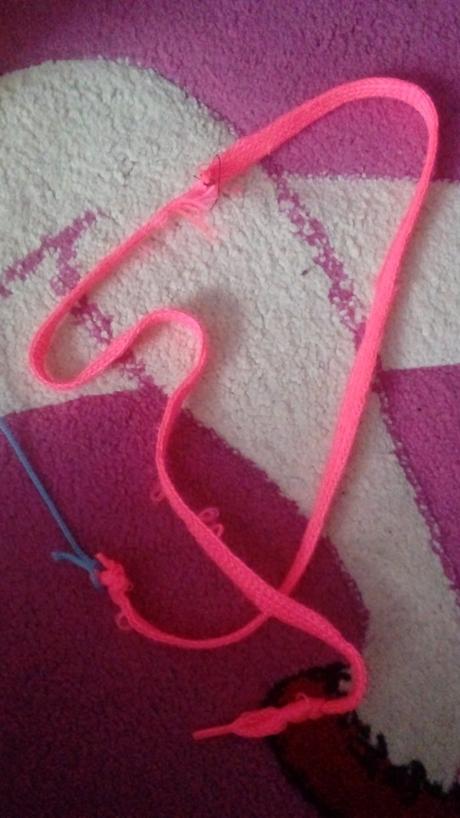 Kacicka s kruhmi na tahanie,