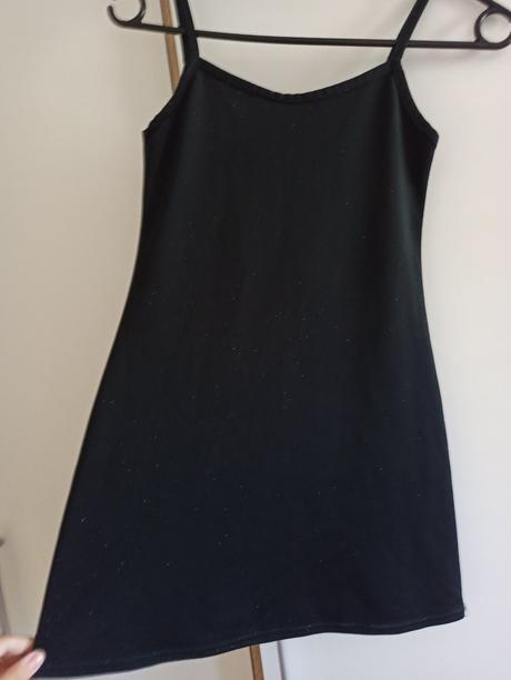 Čierne šatičky, 140