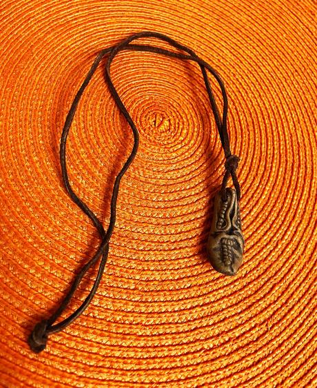 Kožený náhrdelník - papučka, 