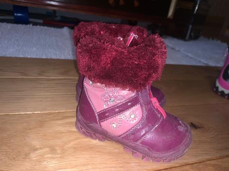 Dievčenské čižmy, 22