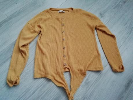 Tricko, reserved,140