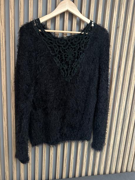 Teplý pulóver s perlami, s