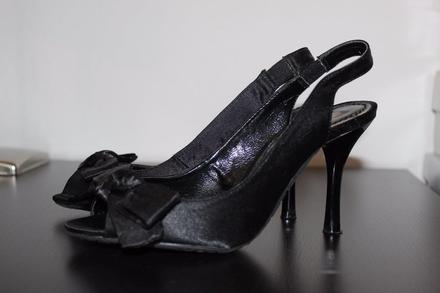 Čierne dámske lodičky s mašličkou, 36