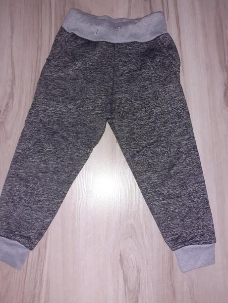 Zateplené tepláky 98, 98