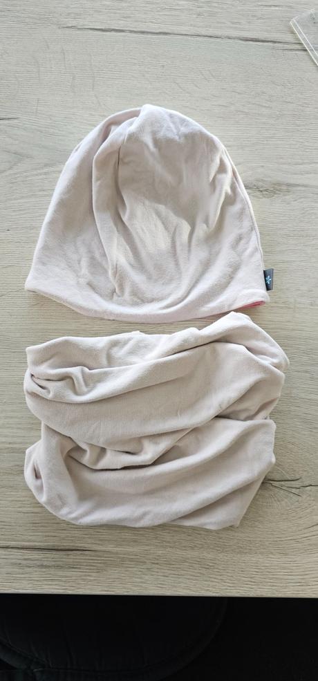 Čiapka a nákrčník, 128