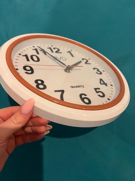 Nástenné hodiny, 