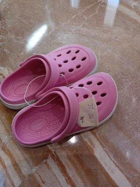 Predám  crocsy, graceland,28