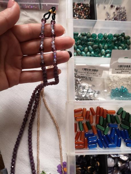 Retiazky na slnečné a dioptrické okuliare,