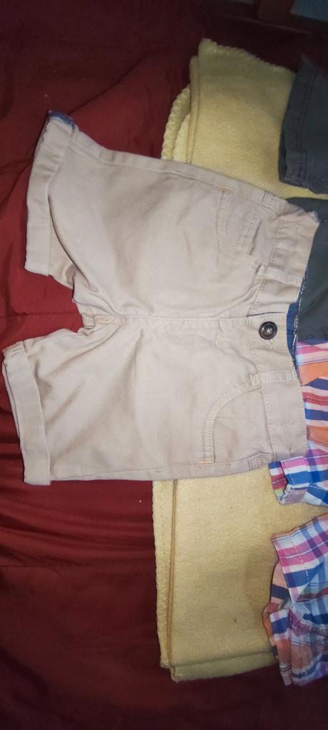 Krátke nohavice-3ks/5eur, 104