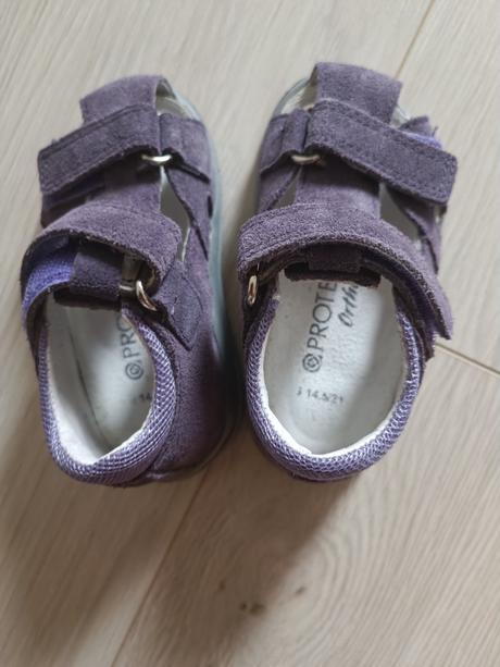 Protetika nové topánočky, 21