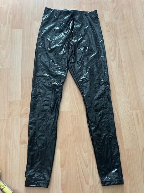 Latexové leginy, new yorker,l