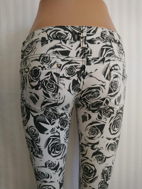 Dámske elastické čierno biele džegíny, smagli ital, s