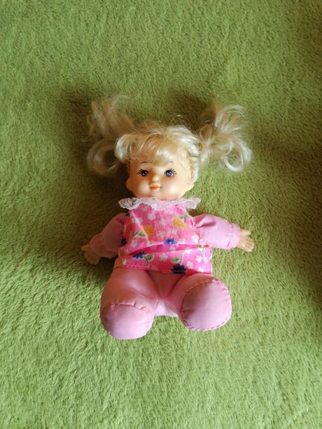 Bábiky + oblečenie darčeky.,