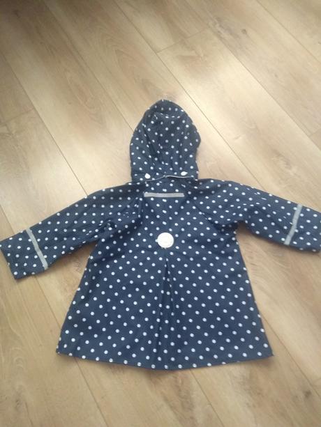 Kabátik do dažďa, 80