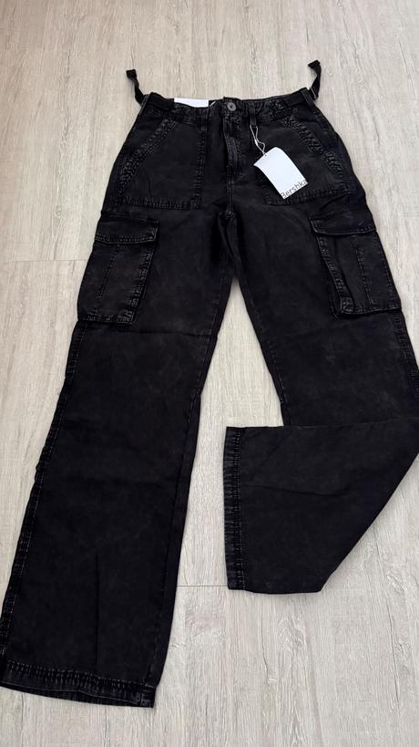 Kapsace 36, bershka,s