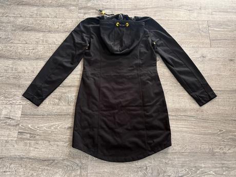 Kvalitna funkcna damska bunda zn. schmuddelwedda, 38 / 40 / l / m