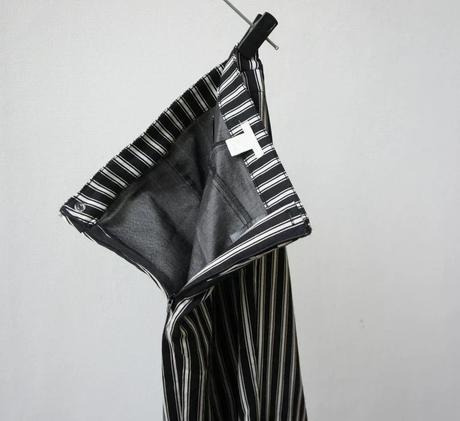 Štýlové čiernobiele pásikavé nohavice s vysokým pá, h&m,34