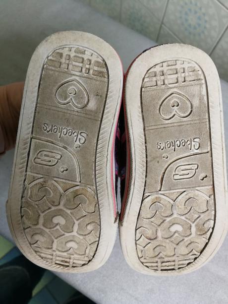 Svietiace 22, skechers,22