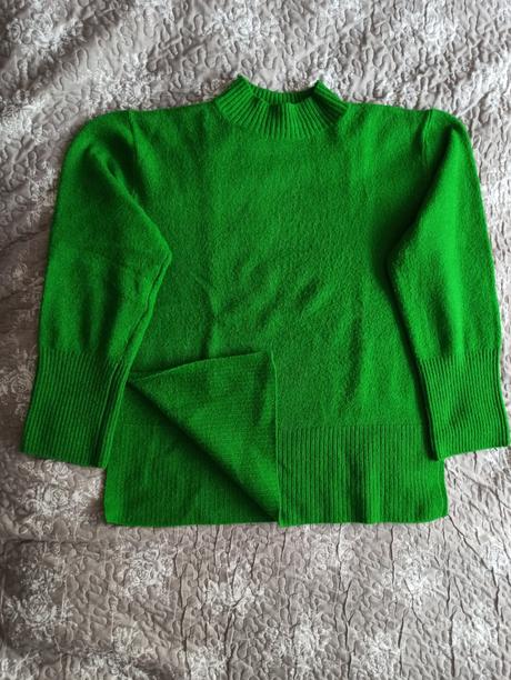 Zelený sveter s rázporkami, h&m,s