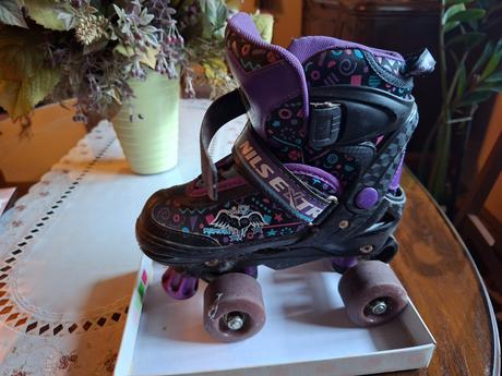 Dievčenské korčule+chrániče, 30