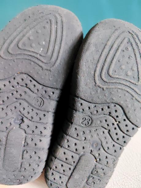 Topánočky do mora, 23