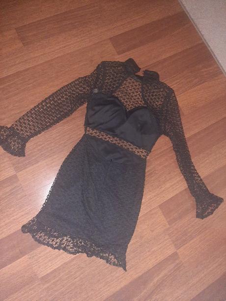 Šaty s holým chrbátom., s