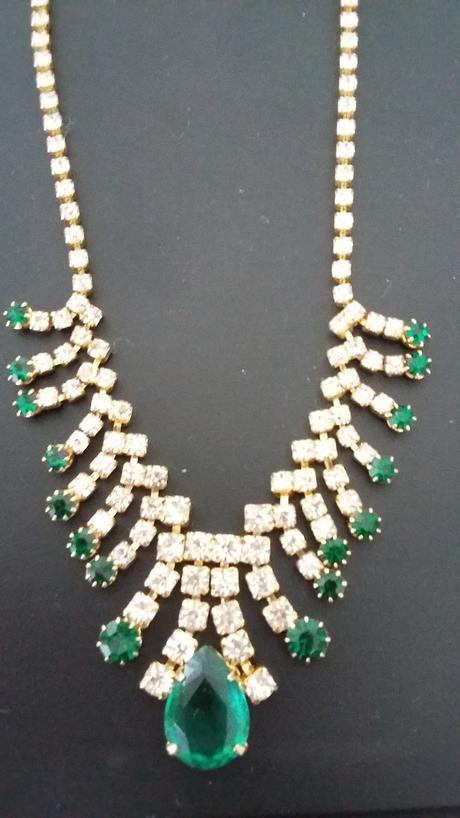 V top stave krásny štrasový set, 