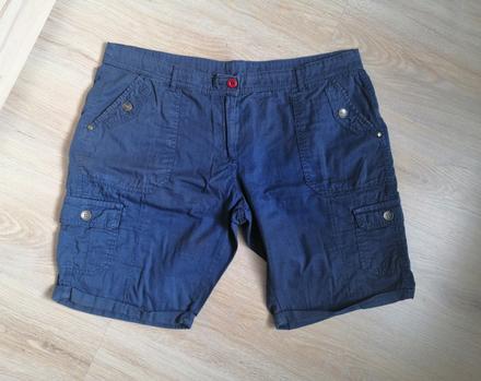 Šortky, f&f,46