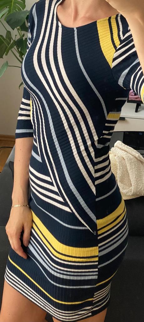 Elasticke šaty, veľ. s, reserved,s