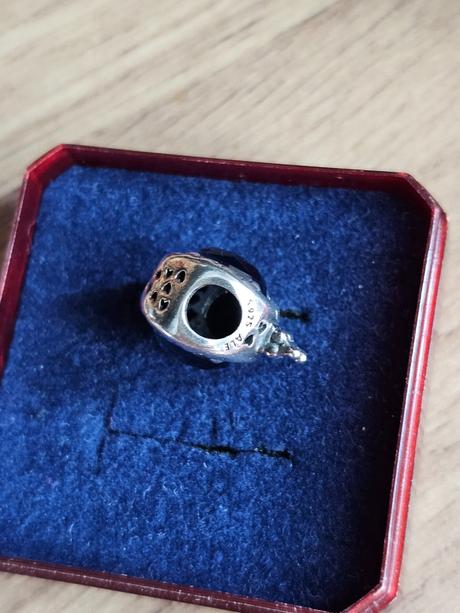 Pandora prívesok modré trblietavé o, pandora