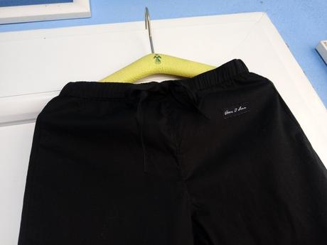 Cierne tenke nohavice, 98