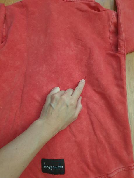 Cervena mikina despacito c. 134, 134