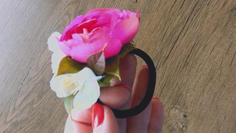 Magaela,ružičková gumička do vlasov,