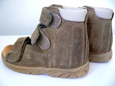 Ortopedicko-rehabilitačné sandálky - vd 15-15,5 cm, protetika,25