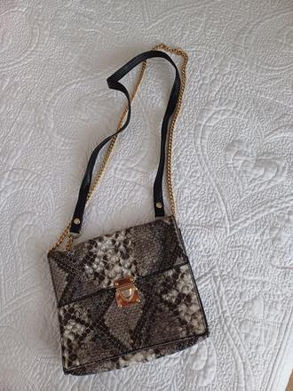 Chutná menšia kabelka so zvieracím motívom,