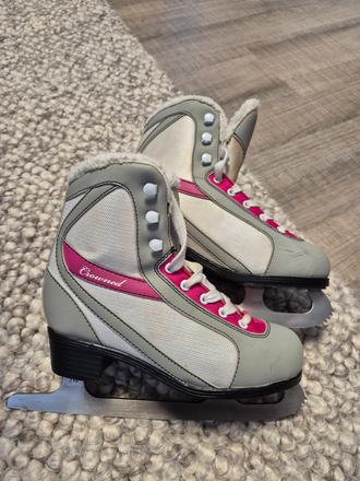 Dievčenské korčule na ľad, crowned,34