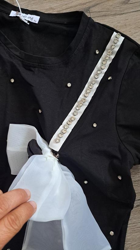 Cierne tricko s velkou mašľou, 