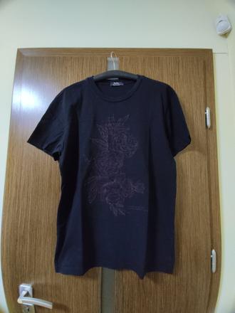 Tričko s červenou semišovou potlačou bershka, bershka,s