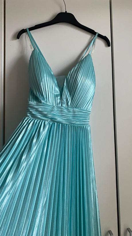 Spoločenské dlhé šaty, 38