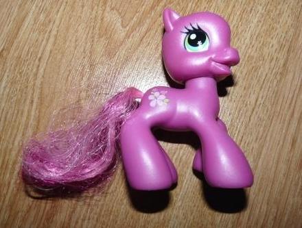 Mensi little pony,
