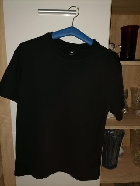 2x oblečené h&m tričko, h&m,146