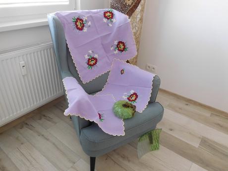 Fialový set obrusov ručne vyšívaný, 