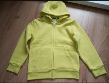 Nove veci,tricko,ponozky,ciapka,poncho.siltovka.,