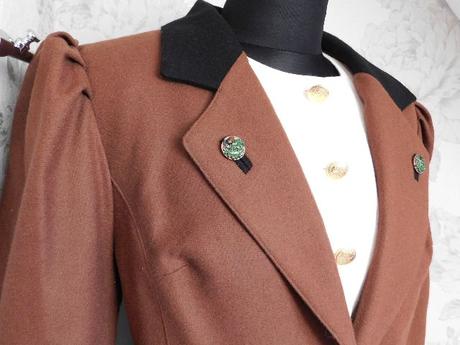 Luxusny vlneny kroj, 40