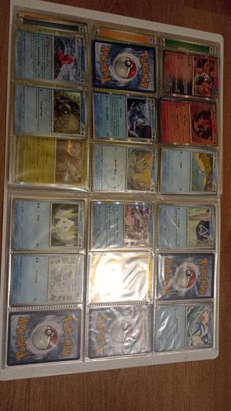 Predám albumu z pokemon kartami, 