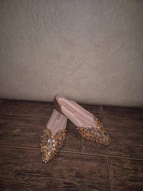 Balerinky spolocenske, 38