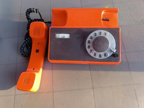 Retro telefón,