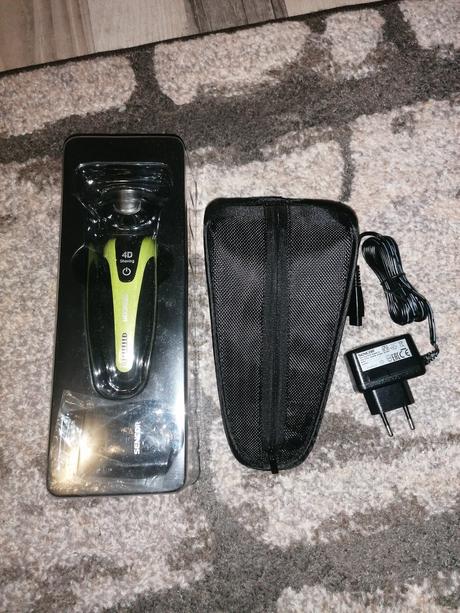 Pánsky holiaci strojcek, 